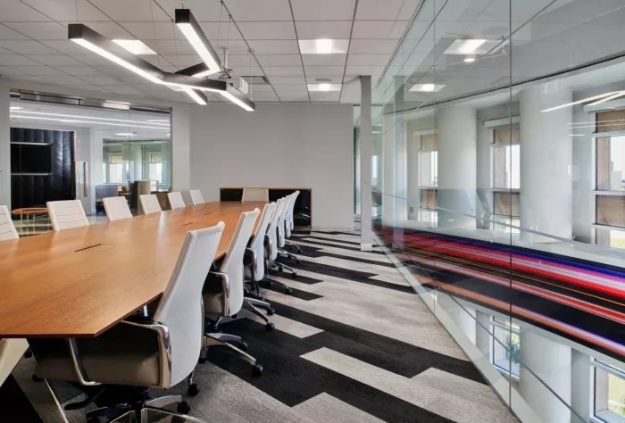 汽車媒體和營銷公司AutoWeb的極簡(jiǎn)空間