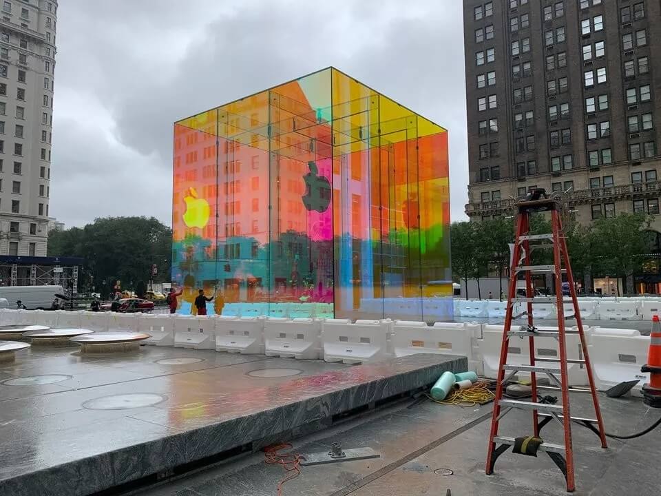 這一次，蘋果店讓大家「性高潮」了！網(wǎng)友：在紐約大道升起彩虹！