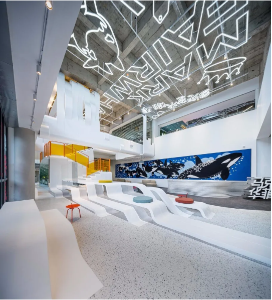 辦公室規(guī)劃成這樣 你還想在家辦公嗎？--馬克華菲上?？偛哭k公室